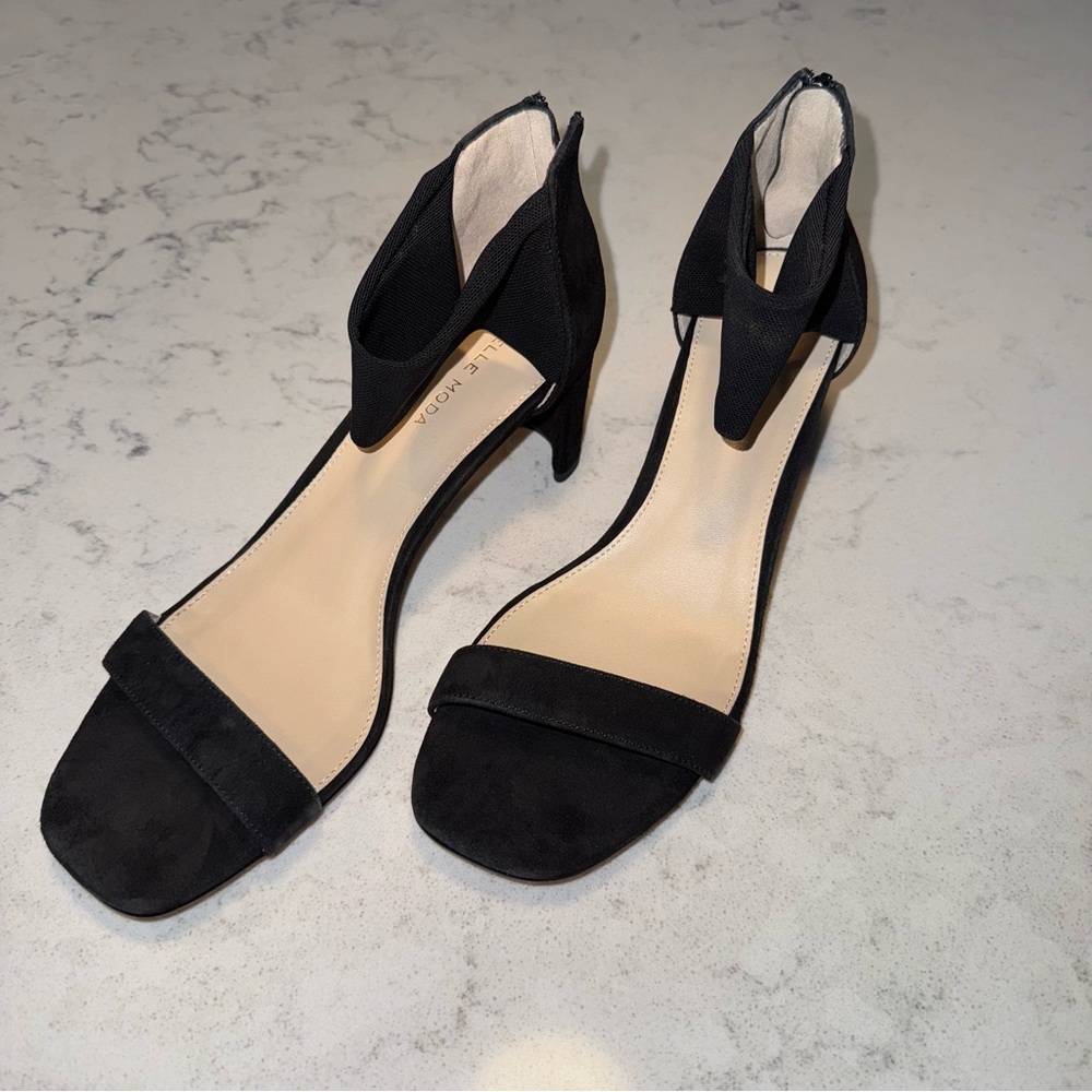 NWT- Pelle Moda Mint Black Suede Women's Heels size 8.5 Elegant